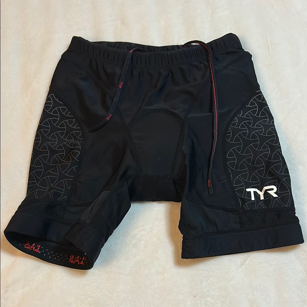 TYR Black Athletic Compression Shorts with Speckled Design ZIZE S